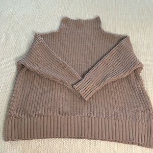 Aerie oversized mock/turtleneck sweater size medium